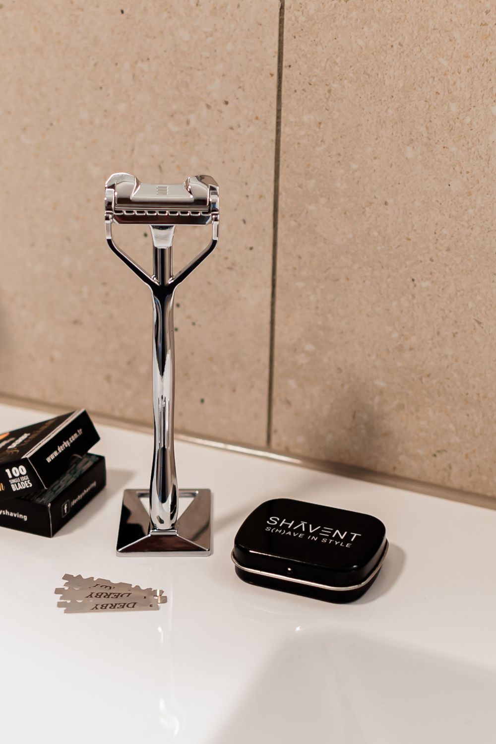 SHAVENT - the metal razor with a swing head, Made in Germany