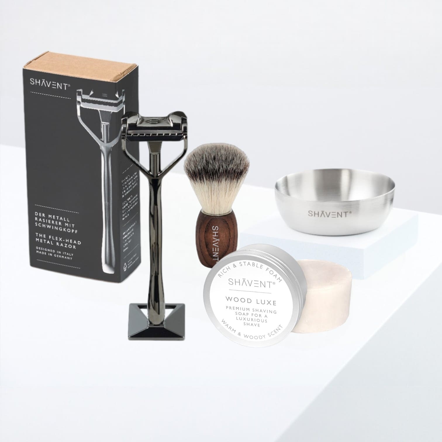 Vatertag Special: SHAVENT Genuss-Rasur Set mit Rasierer, Pinsel, Rasierschale und Rasierseife für ein plastikfreies, stilvolles Pflegeritual.