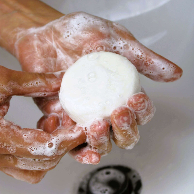 SHAVE & SHOWER Solid Shaving Bar seifenfreie Rasierseife