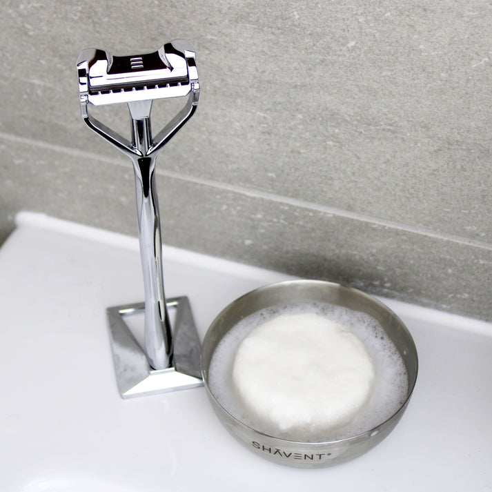 SHAVENT Rasierschale im Badezimmer mit Rasierseife, Rasierseifenschale, Tiegel aus elegantem Metall